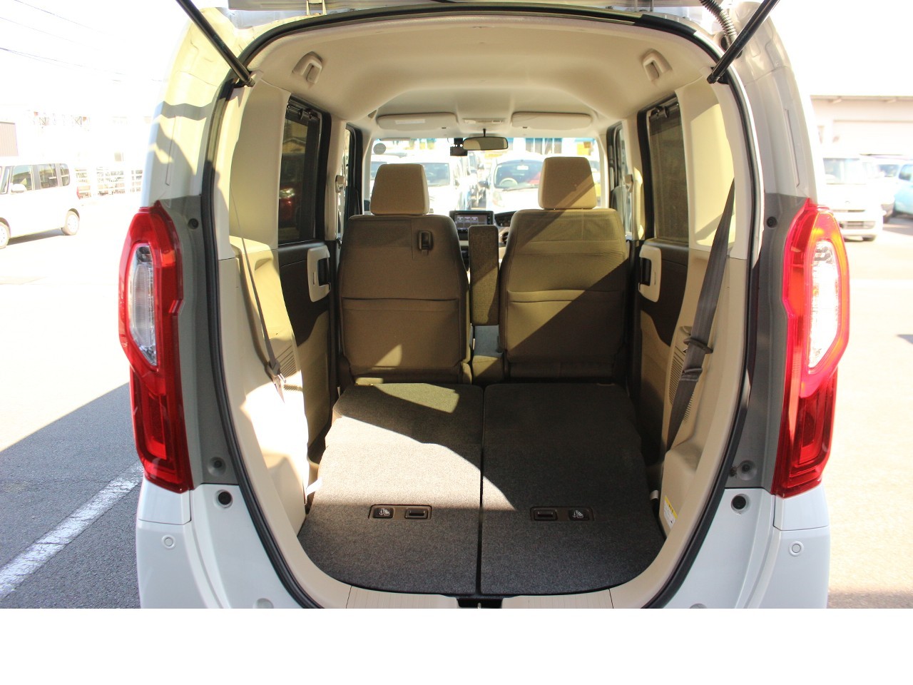 ホンダ N-BOX12枚目