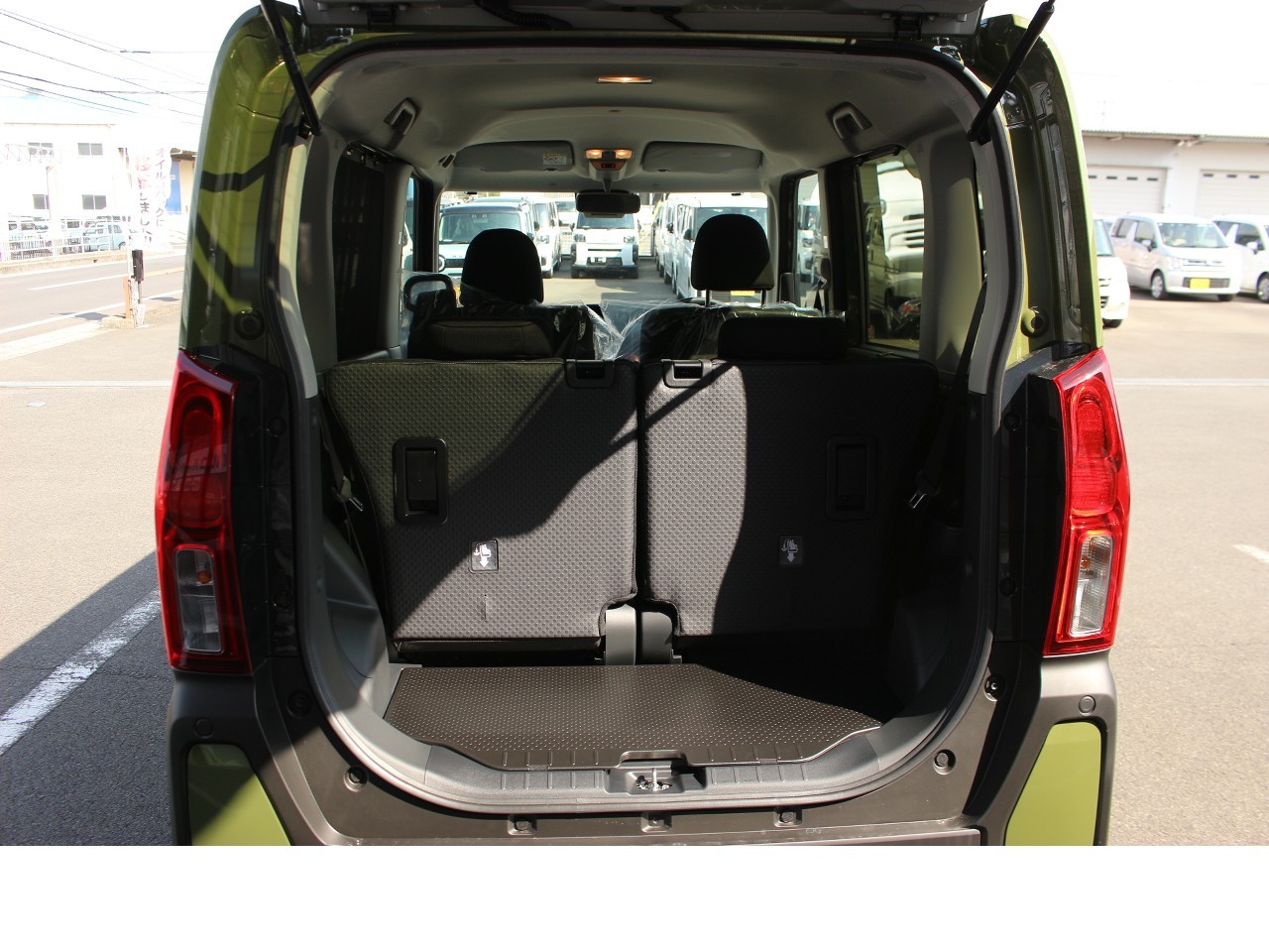 ダイハツ タント12枚目