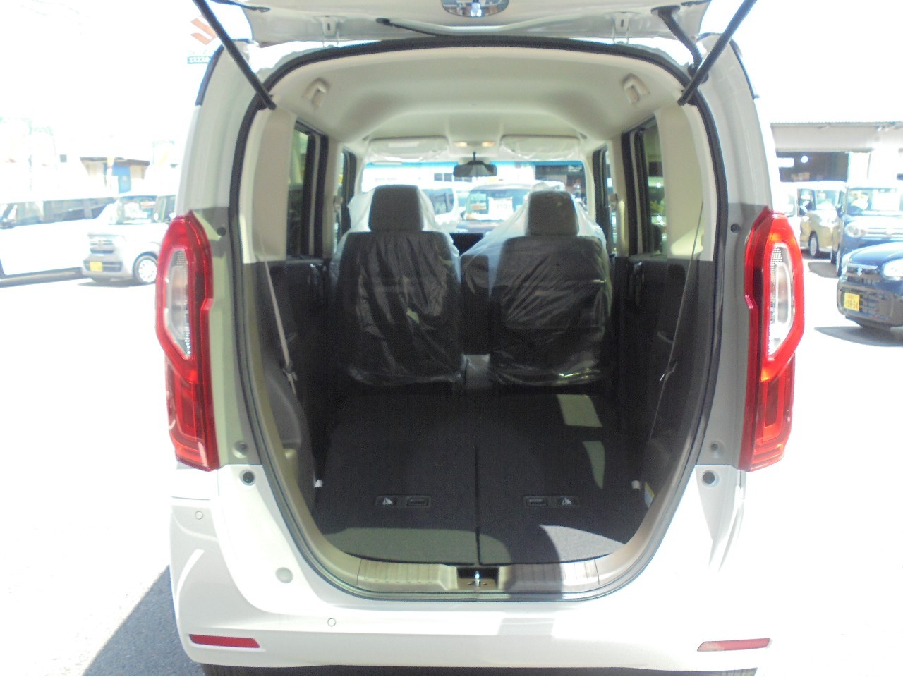 ホンダ N-BOX12枚目