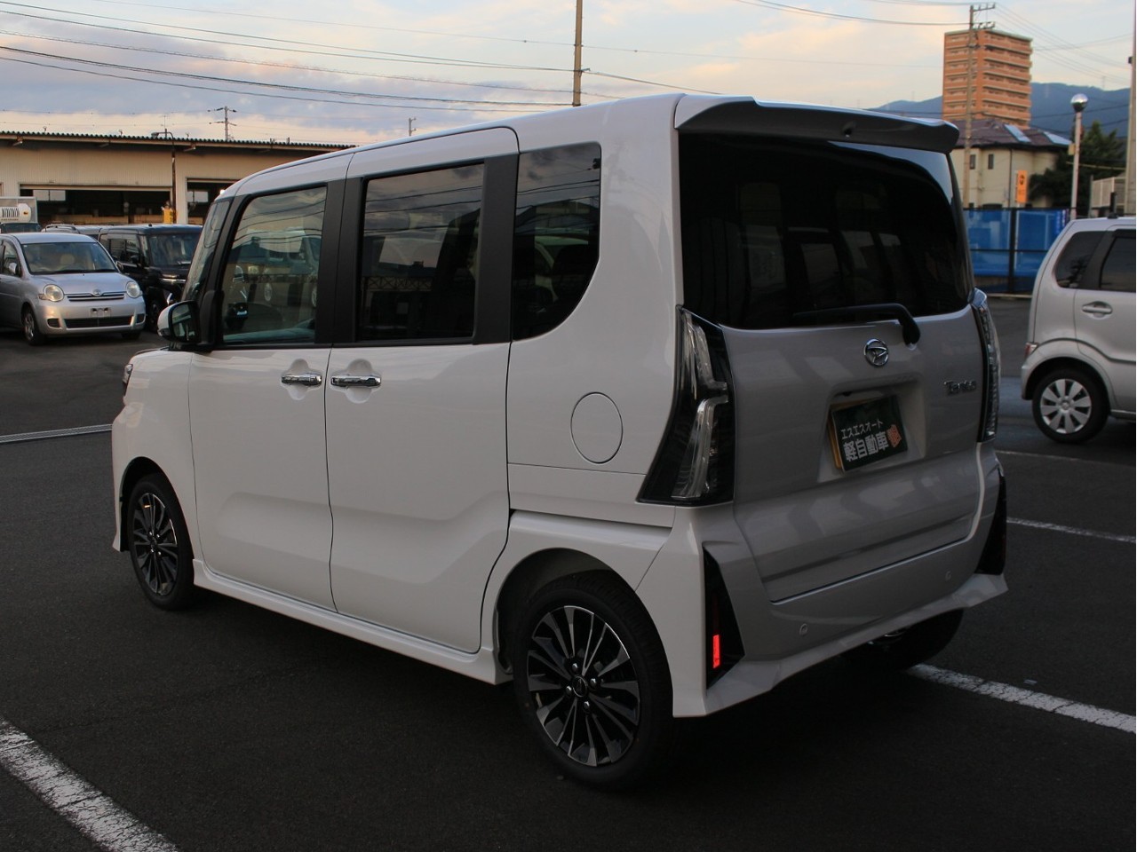 ダイハツ タントカスタム8枚目