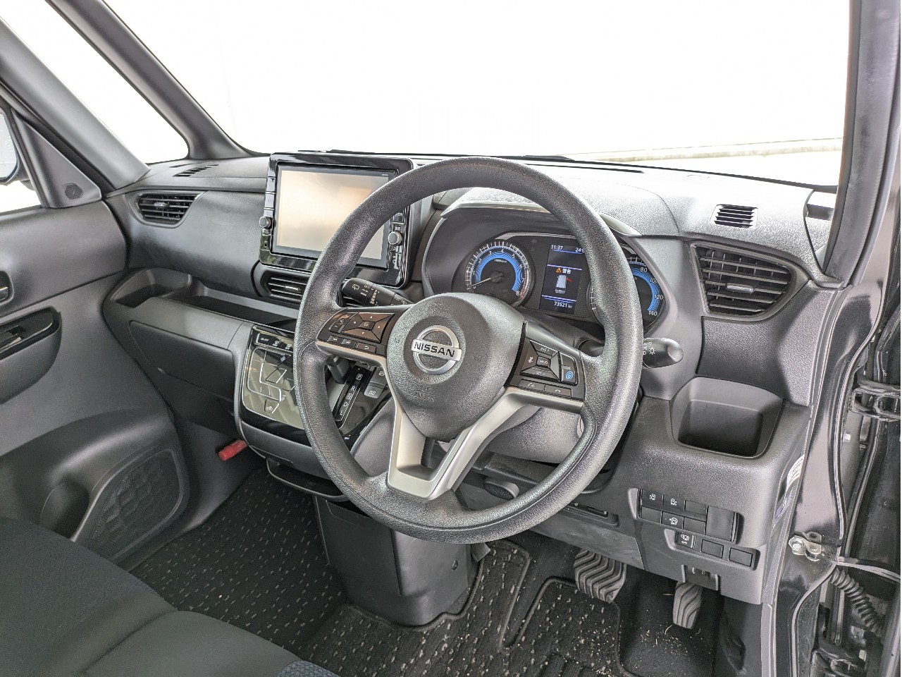 ニッサン ルークス3枚目