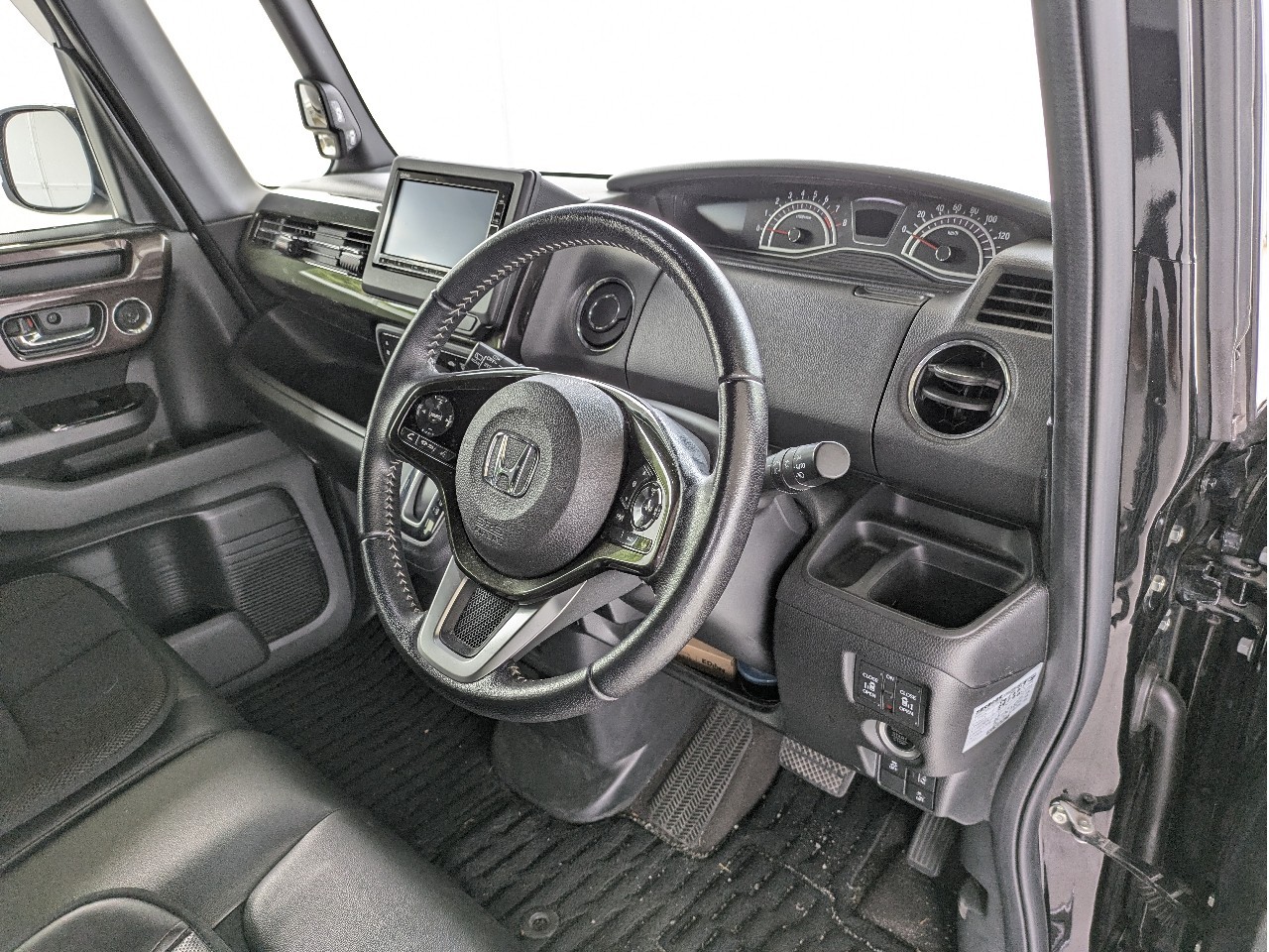 ホンダ N-BOX3枚目