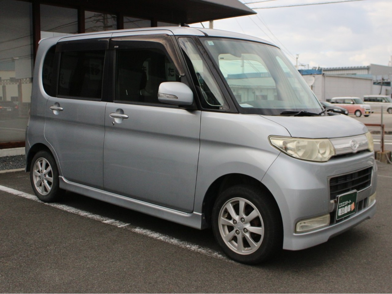 ダイハツ タントカスタム7枚目