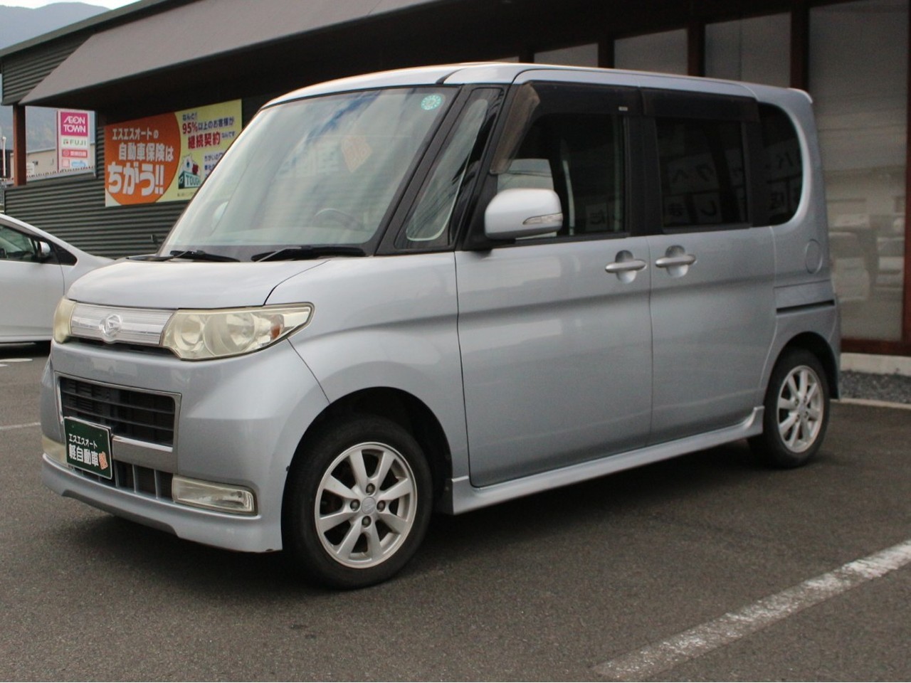 ダイハツ タントカスタム8枚目