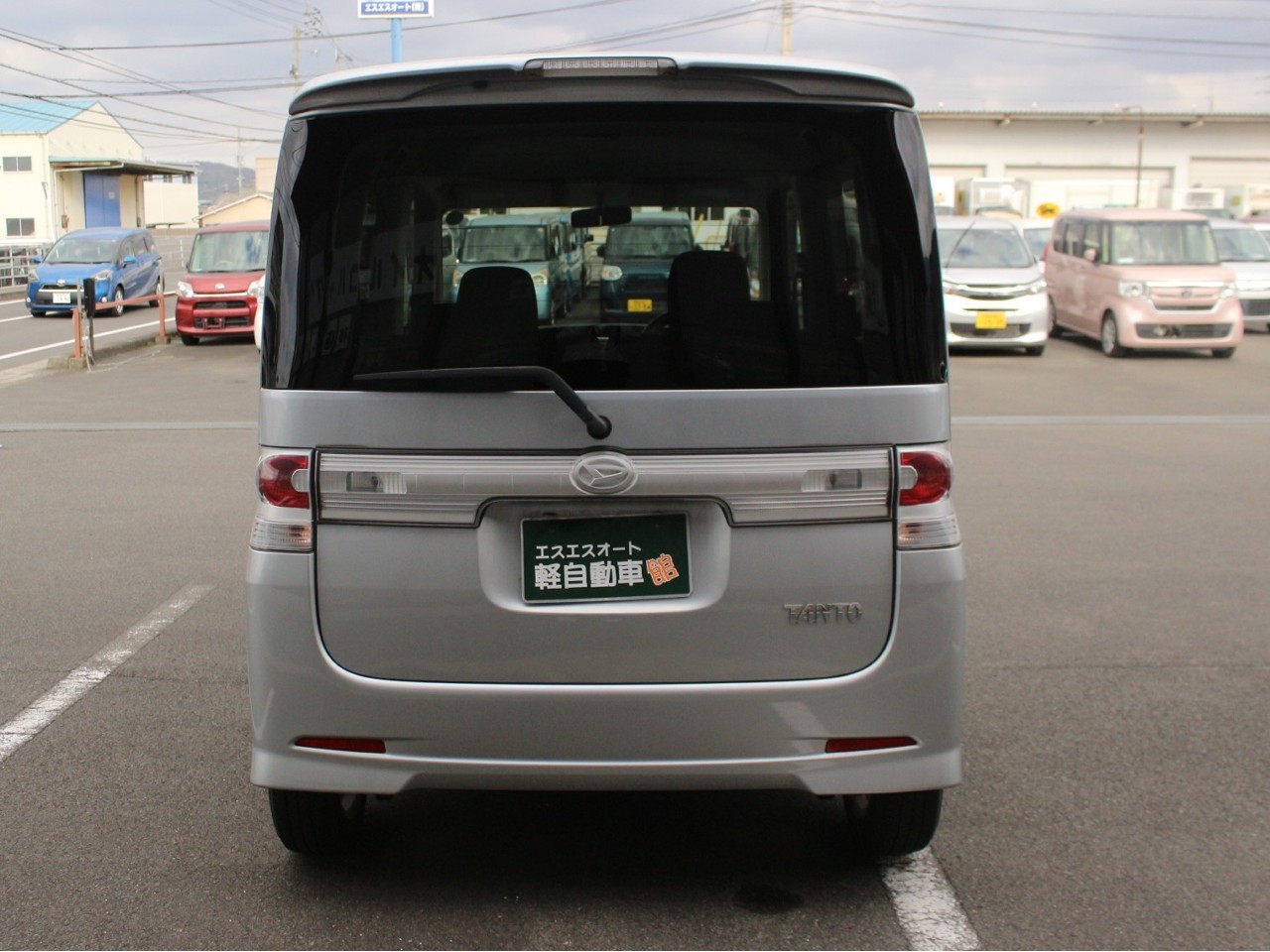 ダイハツ タントカスタム11枚目