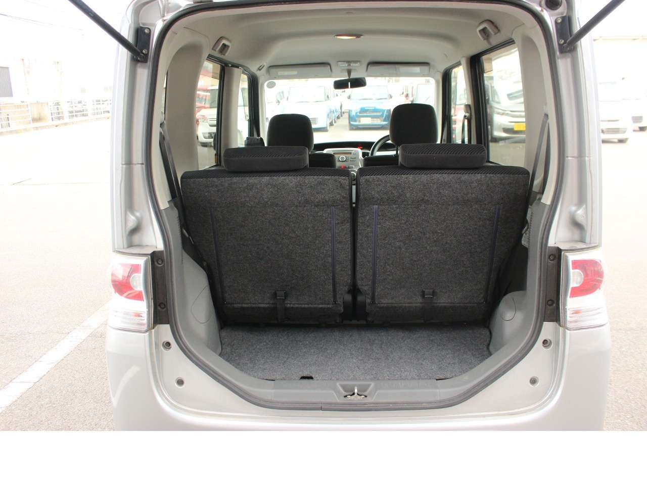 ダイハツ タントカスタム13枚目