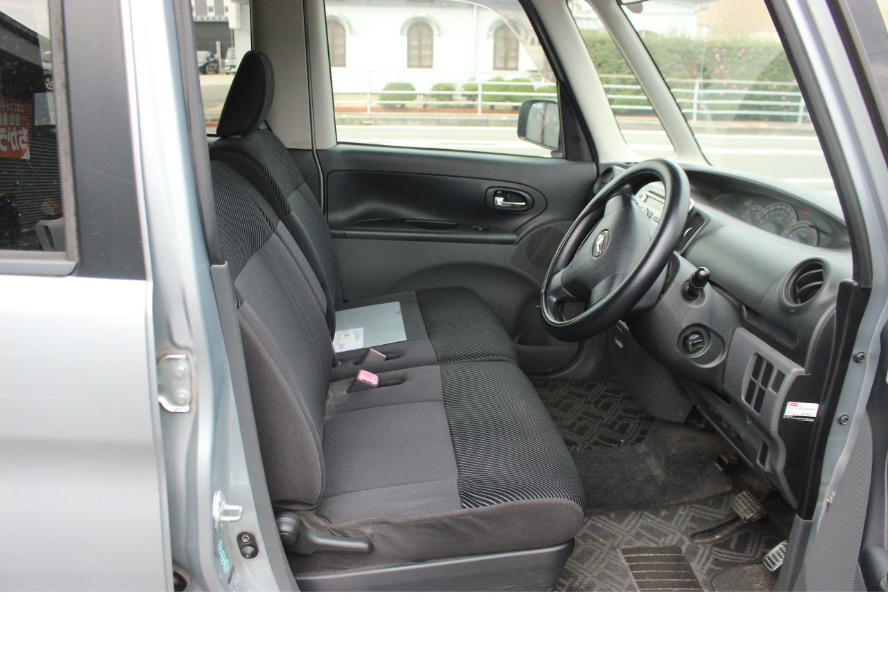 ダイハツ タントカスタム16枚目