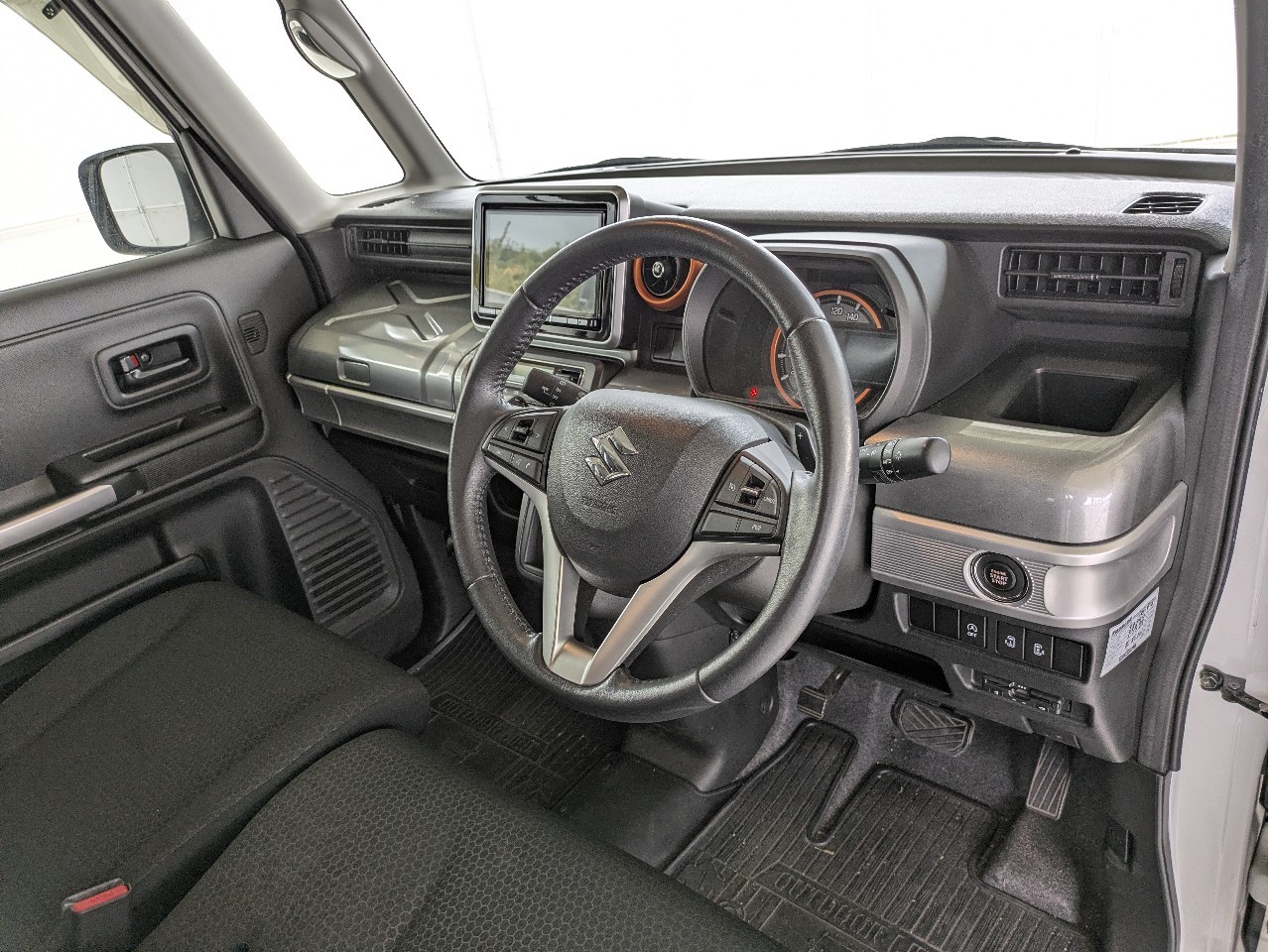 スズキ スペーシアギア3枚目