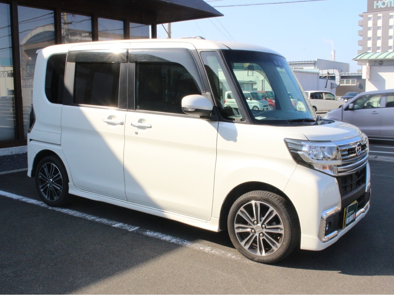 ダイハツ タントカスタム8枚目