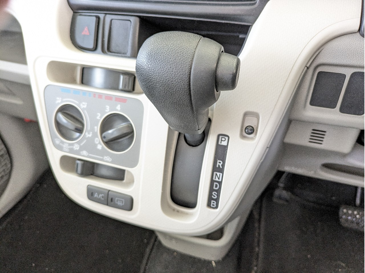 ダイハツ ムーヴ16枚目