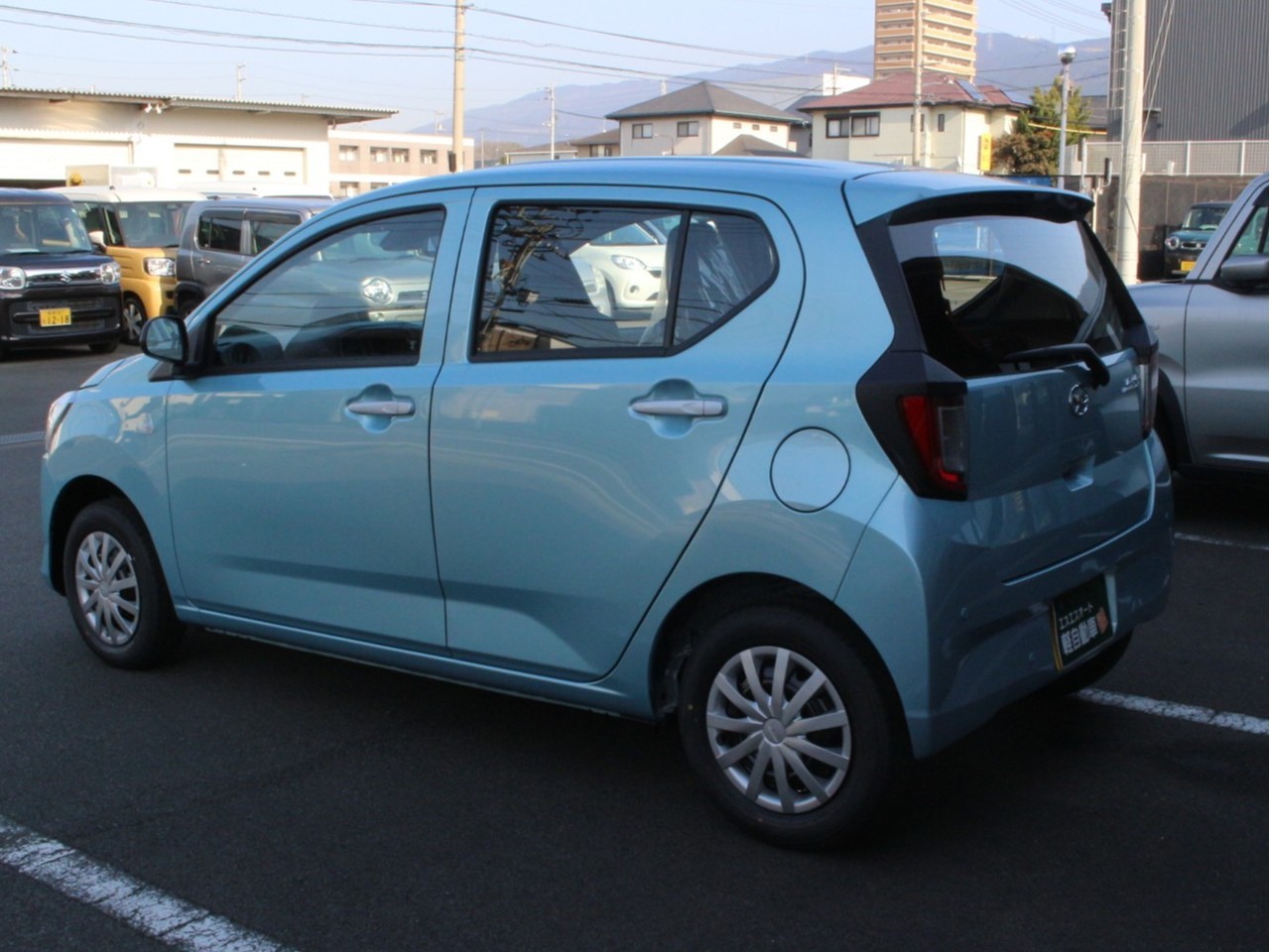 ダイハツ ミライース8枚目