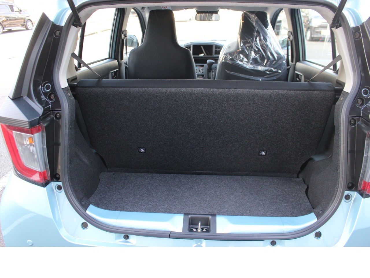 ダイハツ ミライース11枚目