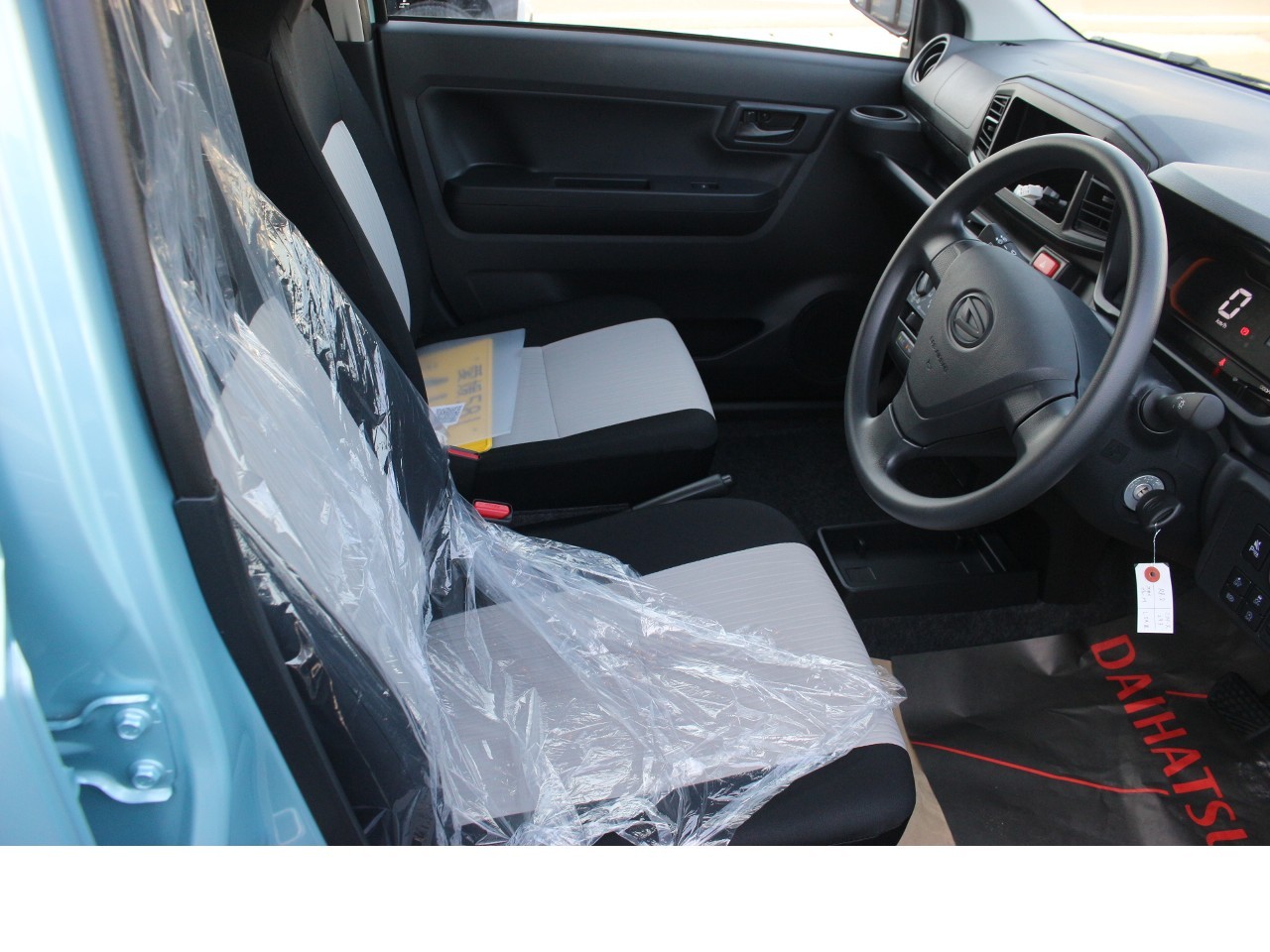ダイハツ ミライース14枚目