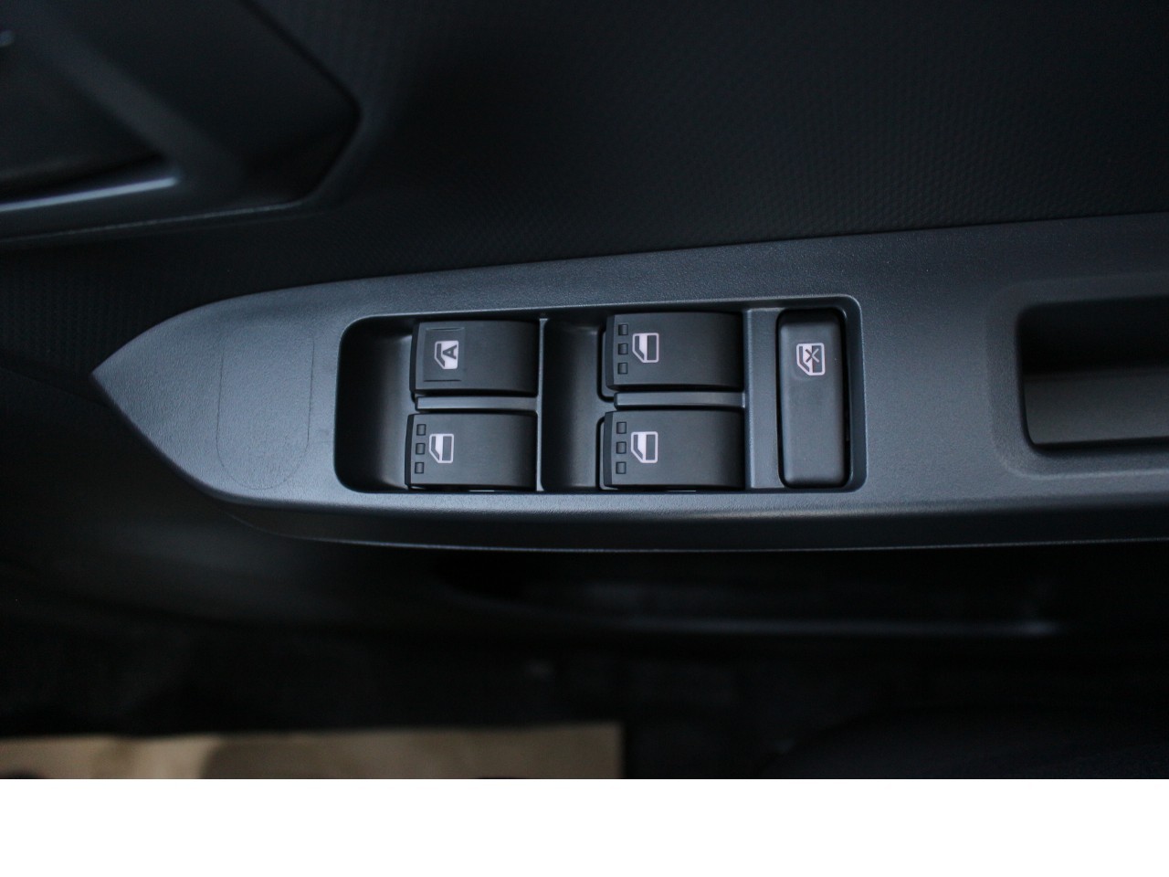 ダイハツ ミライース19枚目