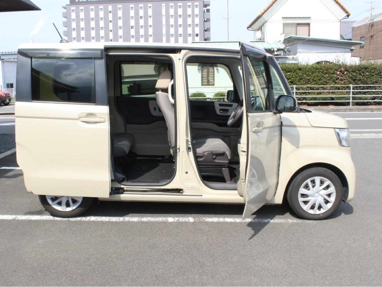 ホンダ N-BOX9枚目