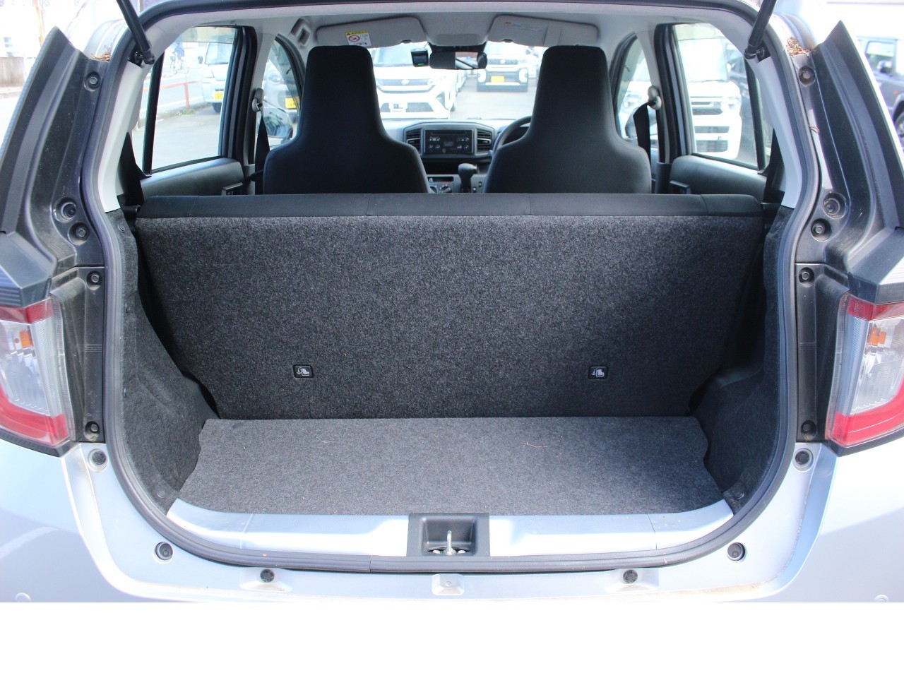 ダイハツ ミライース13枚目