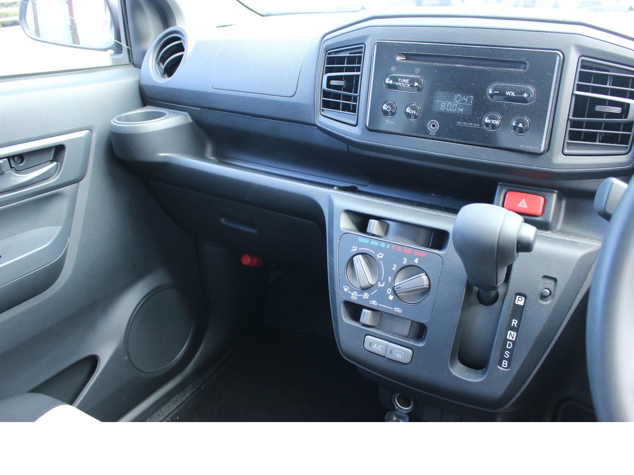 ダイハツ ミライース18枚目