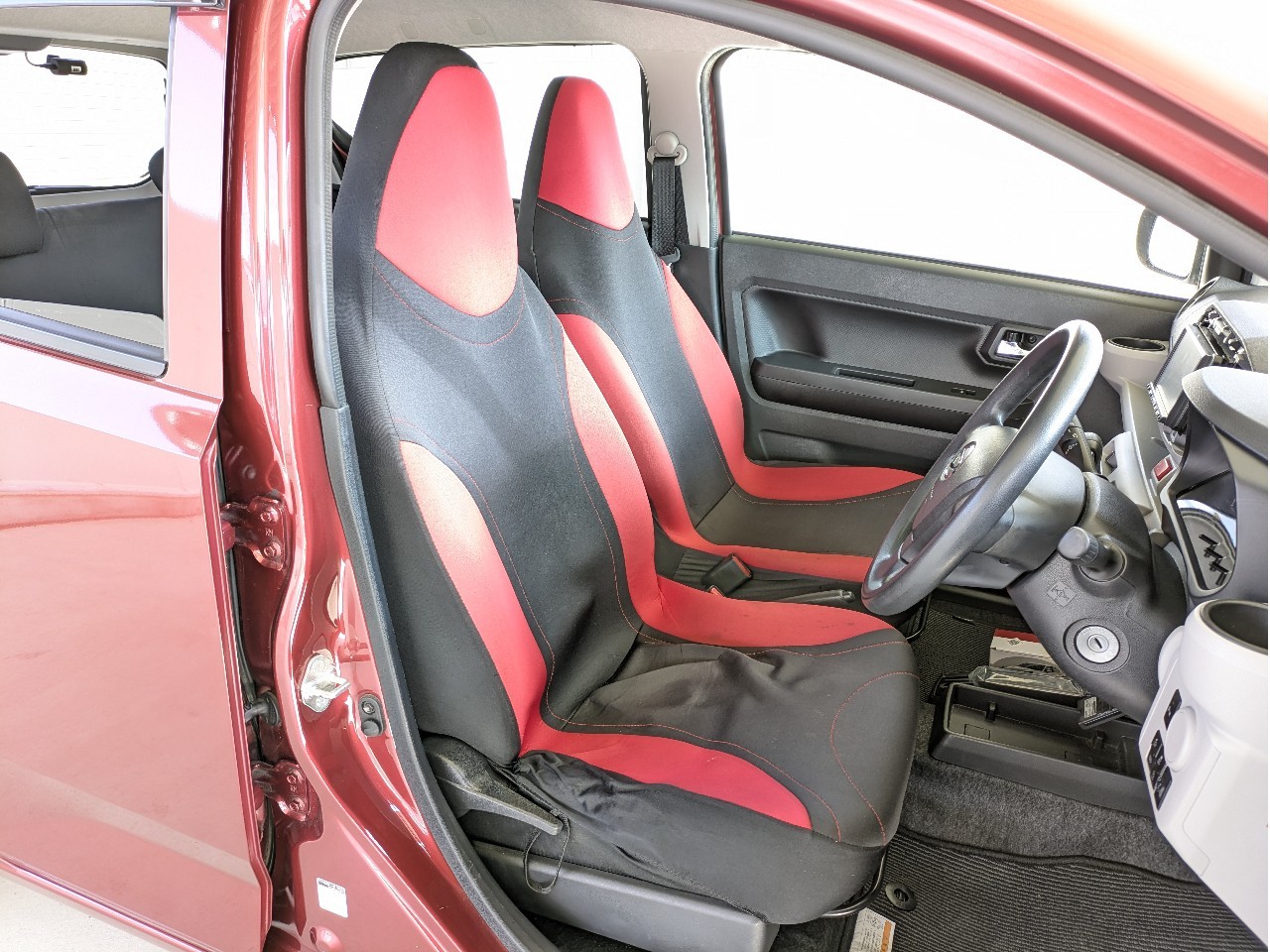 ダイハツ ミライース6枚目