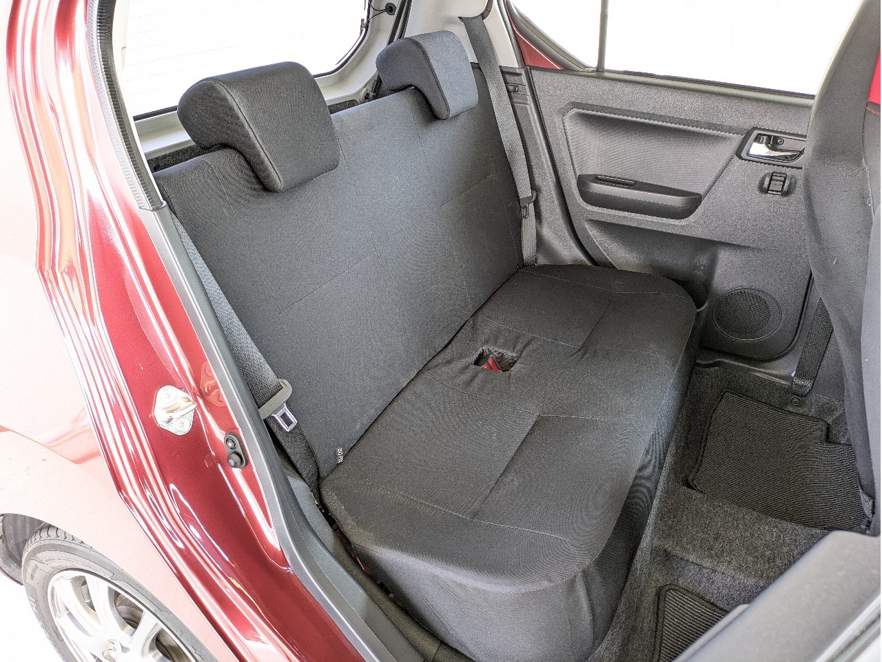 ダイハツ ミライース7枚目