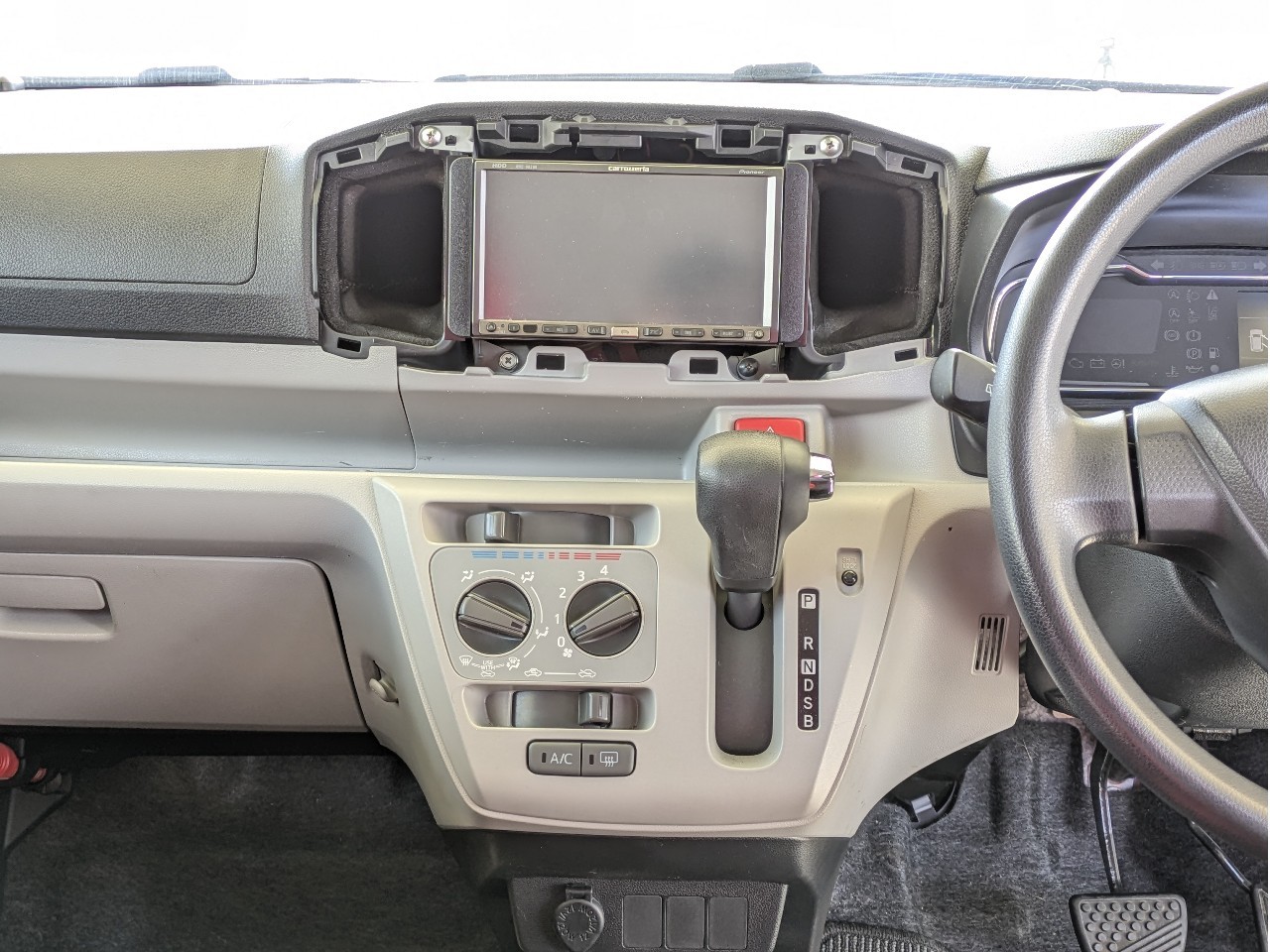 ダイハツ ミライース18枚目