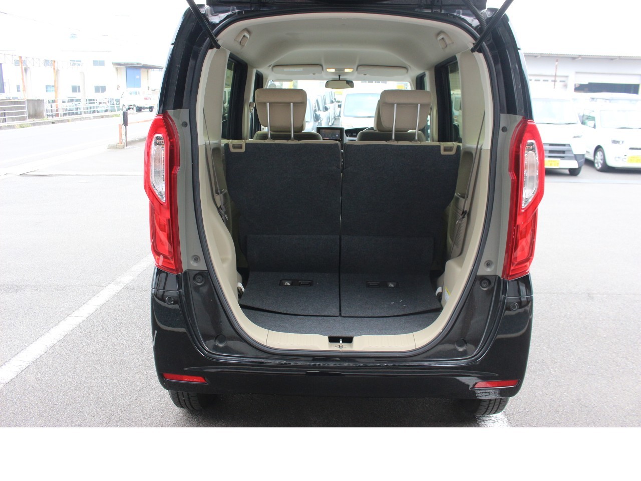 ホンダ N-BOX14枚目